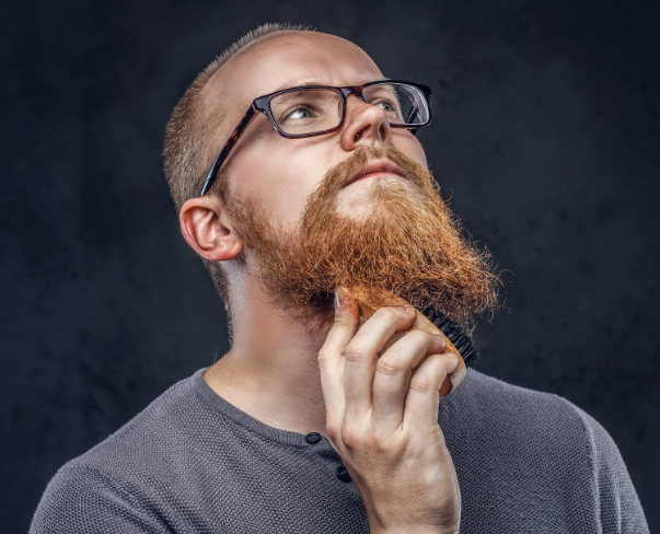 Kartacz do brody – twardy czy miękki? Jak wybrać szczotkę idealną? 🧔🔥